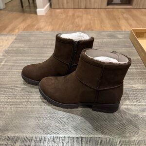 NEW BC Pay Up Brown V-Suede Lug Sole Ankle Boots Size 6